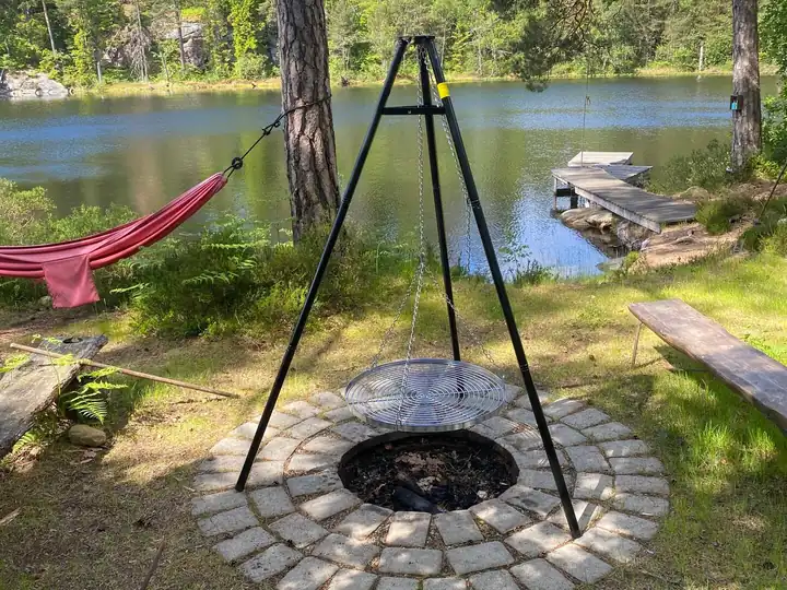 The fire pit with a view of the lake